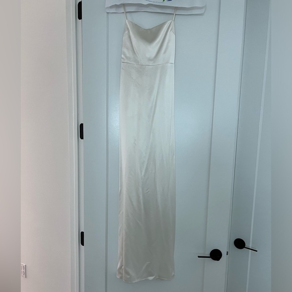 Reformation silk gown. Off white, size 2. Worn once - Picture 1 of 4